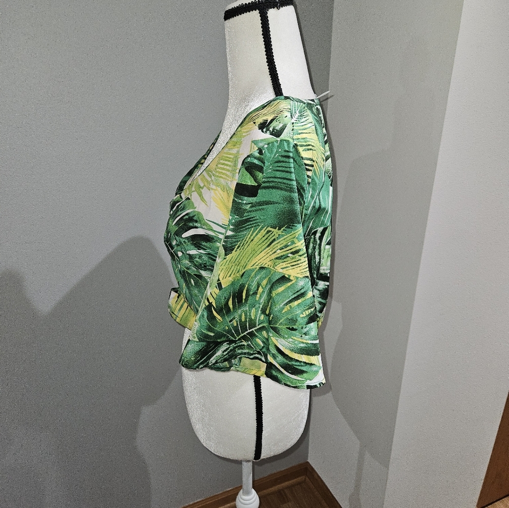 Green Tropical Top - Picture 3 of 4